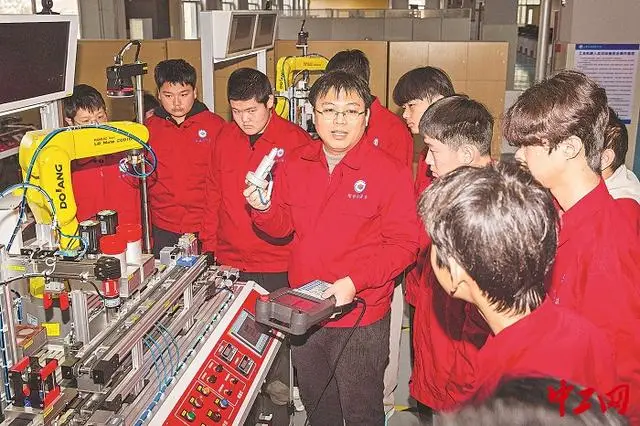 “订单式”培养对接产业需求