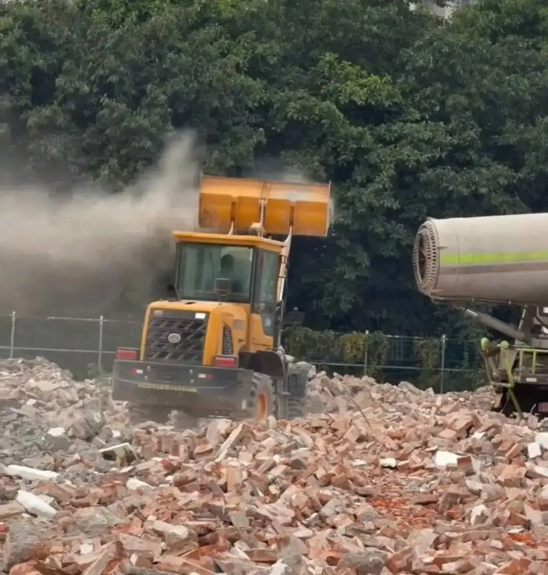 快评丨雾炮车“以尘逼迁”？“操作失误”其实是责任意识缺失